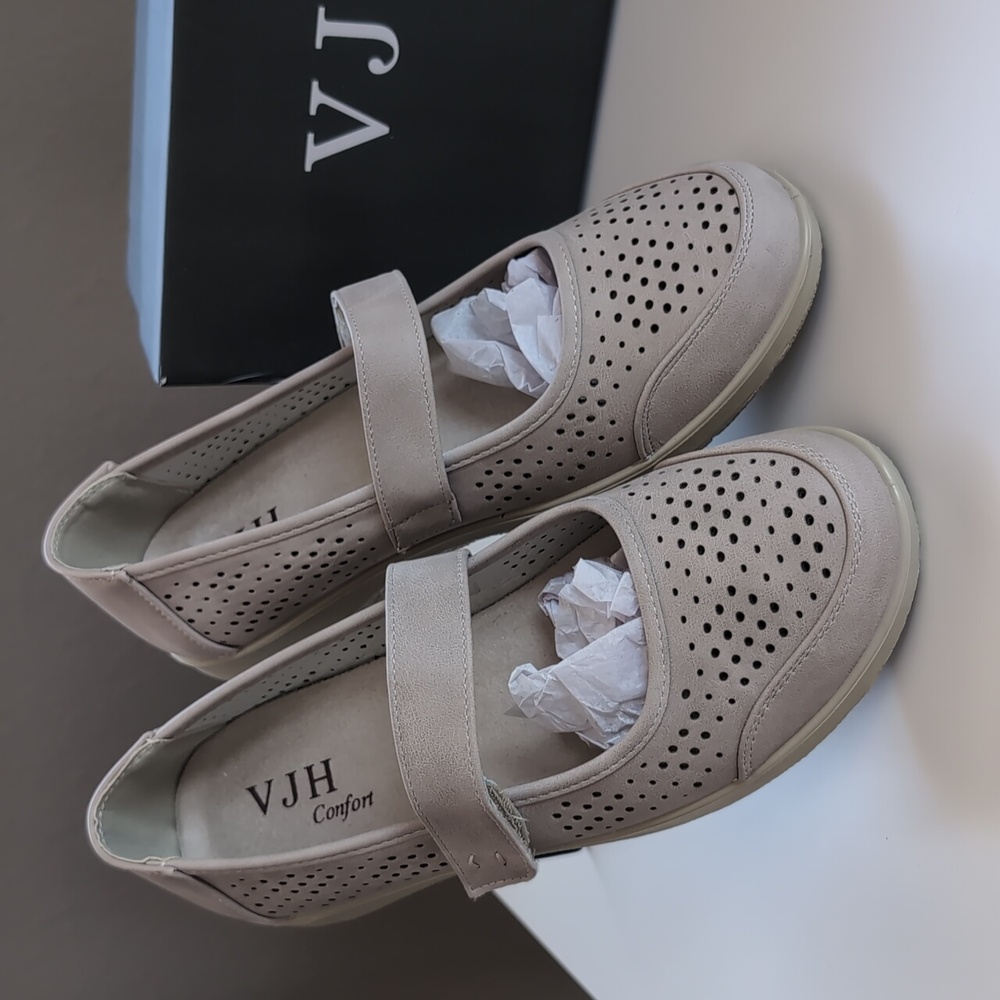 Woman's 9.5 Slip on Shoe by VJH Confort
